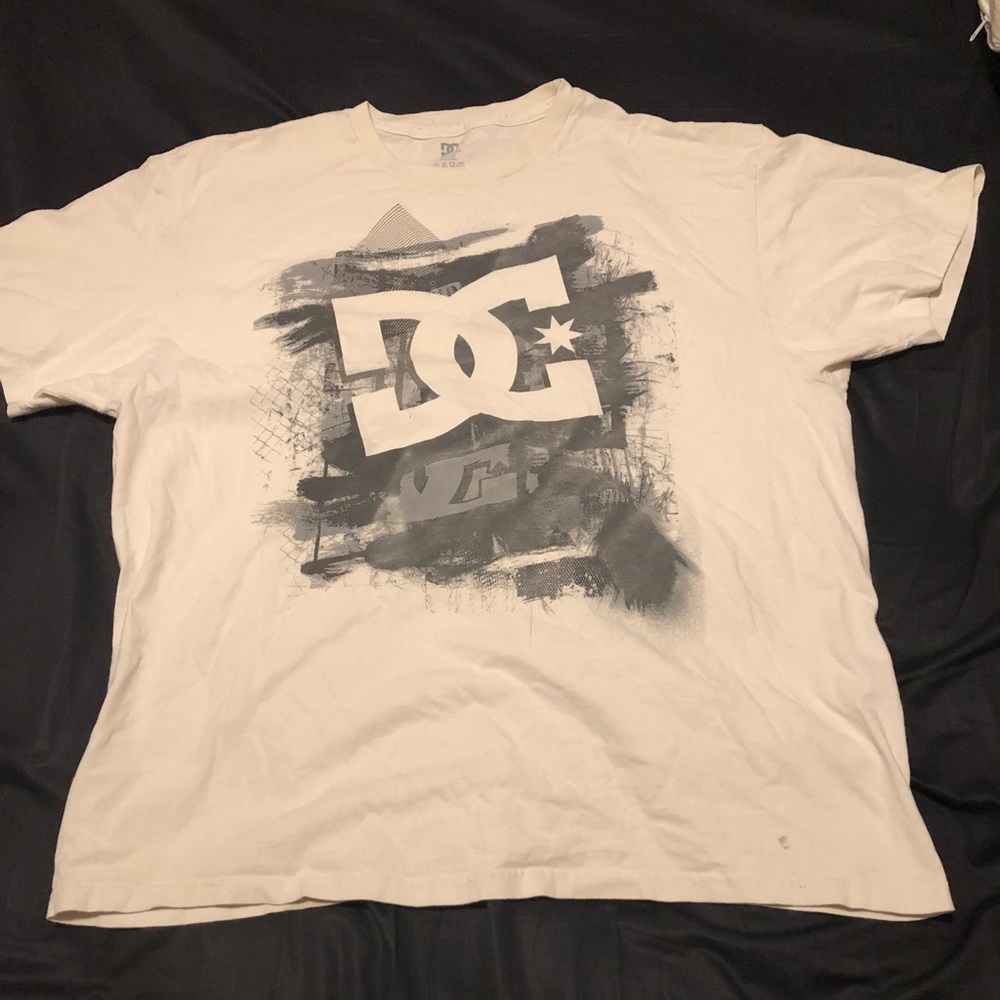 White DC shirt size XXL